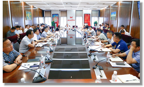 宜化集團(tuán)召開5月份效益分析總結(jié)會(huì)(圖1) 宜化集團(tuán)召開5月份效益分析總結(jié)會(huì)(圖1)