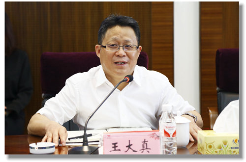 重慶農(nóng)資董事長陳松一行到訪宜化集團(tuán)(圖2) 重慶農(nóng)資董事長陳松一行到訪宜化集團(tuán)(圖2)