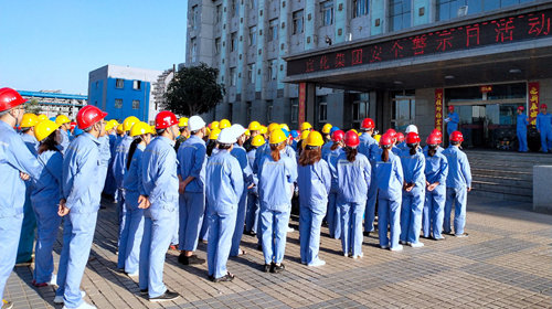 宜化集團(tuán)安全警示日:深刻吸取教訓(xùn) 堅(jiān)守安全底線(圖5) 宜化集團(tuán)安全警示日:深刻吸取教訓(xùn) 堅(jiān)守安全底線(圖5)