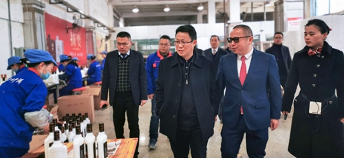王大真帶隊到金沙酒業(yè)調(diào)研并指導(dǎo)2020年預(yù)算工作(圖1) 王大真帶隊到金沙酒業(yè)調(diào)研并指導(dǎo)2020年預(yù)算工作(圖1)