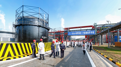 全省?；菲髽I(yè)安全設(shè)計(jì)診斷復(fù)核現(xiàn)場(chǎng)會(huì)代表參觀宜化太平洋熱電公司(圖4)