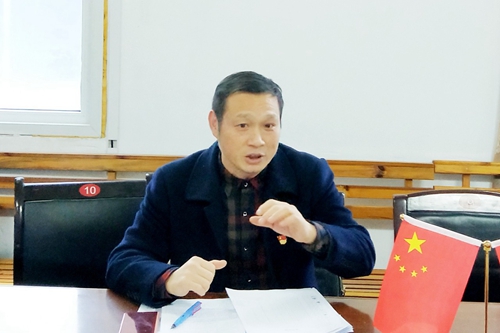 向宇飛列席指導股份公司氯堿黨支部“不忘初心、牢記使命”專題組織生活會(圖2)