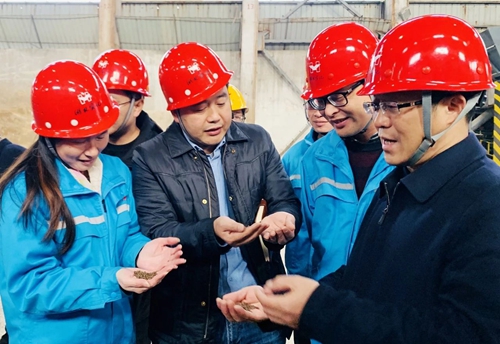 王大真到松滋肥業(yè)和楚星公司調(diào)研指導(dǎo)明年預(yù)算工作(圖1) 王大真到松滋肥業(yè)和楚星公司調(diào)研指導(dǎo)明年預(yù)算工作(圖1)