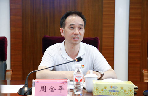 市國(guó)資委廠務(wù)公開(kāi)民主管理調(diào)研組到集團(tuán)開(kāi)展專(zhuān)題調(diào)研(圖2) 市國(guó)資委廠務(wù)公開(kāi)民主管理調(diào)研組到集團(tuán)開(kāi)展專(zhuān)題調(diào)研(圖2)