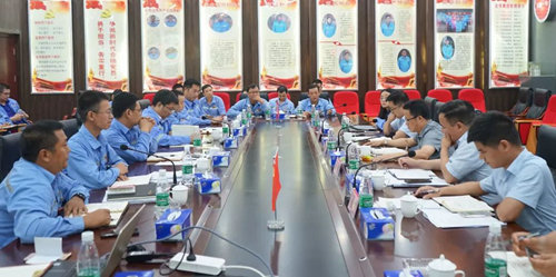 王大真到松滋肥業(yè)現(xiàn)場(chǎng)辦公(圖3) 王大真到松滋肥業(yè)現(xiàn)場(chǎng)辦公(圖3)