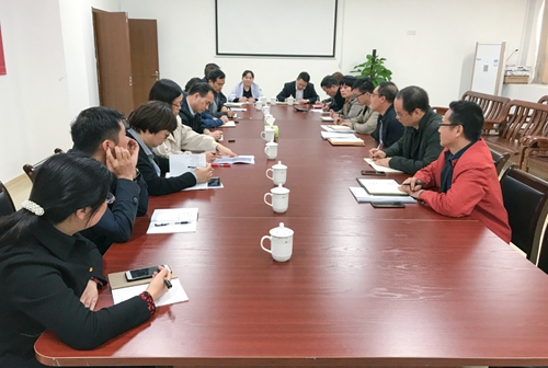 周金平到實訓(xùn)基地現(xiàn)場辦公(圖1) 周金平到實訓(xùn)基地現(xiàn)場辦公(圖1)