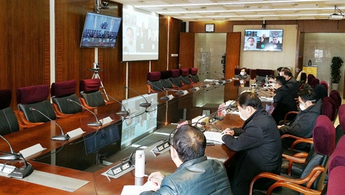 宜化集團(tuán)召開(kāi)工作調(diào)度視頻會(huì)(圖2) 宜化集團(tuán)召開(kāi)工作調(diào)度視頻會(huì)(圖2)