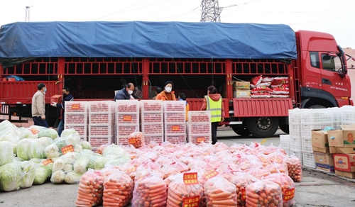 情義無價！山西蘭花公司采購一批生活物資馳援宜化(圖2)