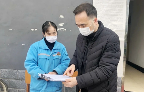 周金平先后到楚星公司、松滋肥業(yè)、實(shí)訓(xùn)基地和股份公司檢查疫情防控工作(圖1)