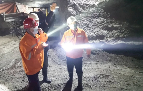 王大真到礦業(yè)公司檢查疫情防控和復工復產工作(圖4) 王大真到礦業(yè)公司檢查疫情防控和復工復產工作(圖4)