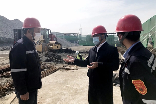 王大真到股份公司現(xiàn)場(chǎng)檢查工作并出席氯堿銷售5月價(jià)格計(jì)劃會(huì)(圖1) 王大真到股份公司現(xiàn)場(chǎng)檢查工作并出席氯堿銷售5月價(jià)格計(jì)劃會(huì)(圖1)