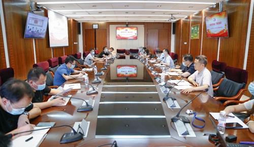 集團(tuán)綜合管理黨支部與實(shí)訓(xùn)基地黨支部聯(lián)合開展主題黨日活動(dòng)(圖1) 集團(tuán)綜合管理黨支部與實(shí)訓(xùn)基地黨支部聯(lián)合開展主題黨日活動(dòng)(圖1)