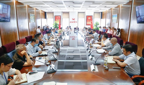 集團行政辦公會強調(diào):堅定信心 緊盯目標 狠抓各項工作落實(圖1) 集團行政辦公會強調(diào):堅定信心 緊盯目標 狠抓各項工作落實(圖1)