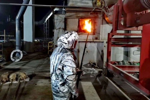 祝賀！青海宜化回轉(zhuǎn)窯一次性點火成功！(圖1)