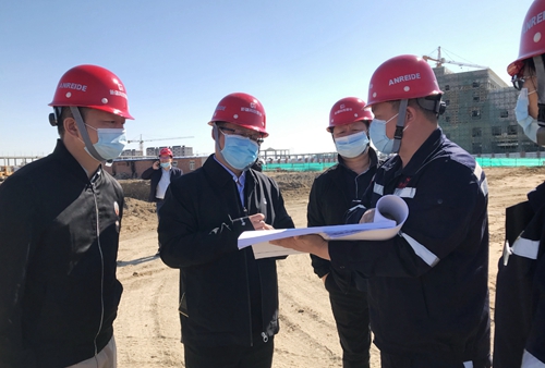 王大真:堅定信心穩(wěn)扎穩(wěn)打 建設(shè)化工行業(yè)的綠色生態(tài)文明園區(qū)和新疆區(qū)域的化工示范標(biāo)桿(圖2) 王大真:堅定信心穩(wěn)扎穩(wěn)打 建設(shè)化工行業(yè)的綠色生態(tài)文明園區(qū)和新疆區(qū)域的化工示范標(biāo)桿(圖2)