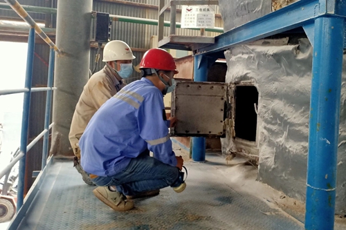 股份公司：管理人員下沉一線跟班工作 力?！半p節(jié)”安全生產(chǎn)(圖3)