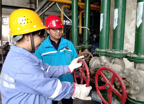 楚星公司:管理干部進班跟班 守牢安全生產(chǎn)底線(圖3) 楚星公司:管理干部進班跟班 守牢安全生產(chǎn)底線(圖3)