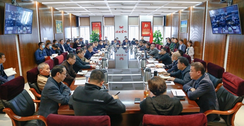 集團行政辦公會強調:振奮精神 再接再厲 大戰(zhàn)四季度 奪取新勝利(圖1) 集團行政辦公會強調:振奮精神 再接再厲 大戰(zhàn)四季度 奪取新勝利(圖1)