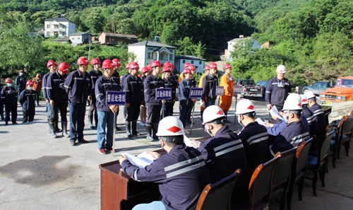 礦業(yè)公司：思維碰撞、經(jīng)驗共享，講出班組安全管理標(biāo)準(zhǔn)化建設(shè)好辦法(圖3)