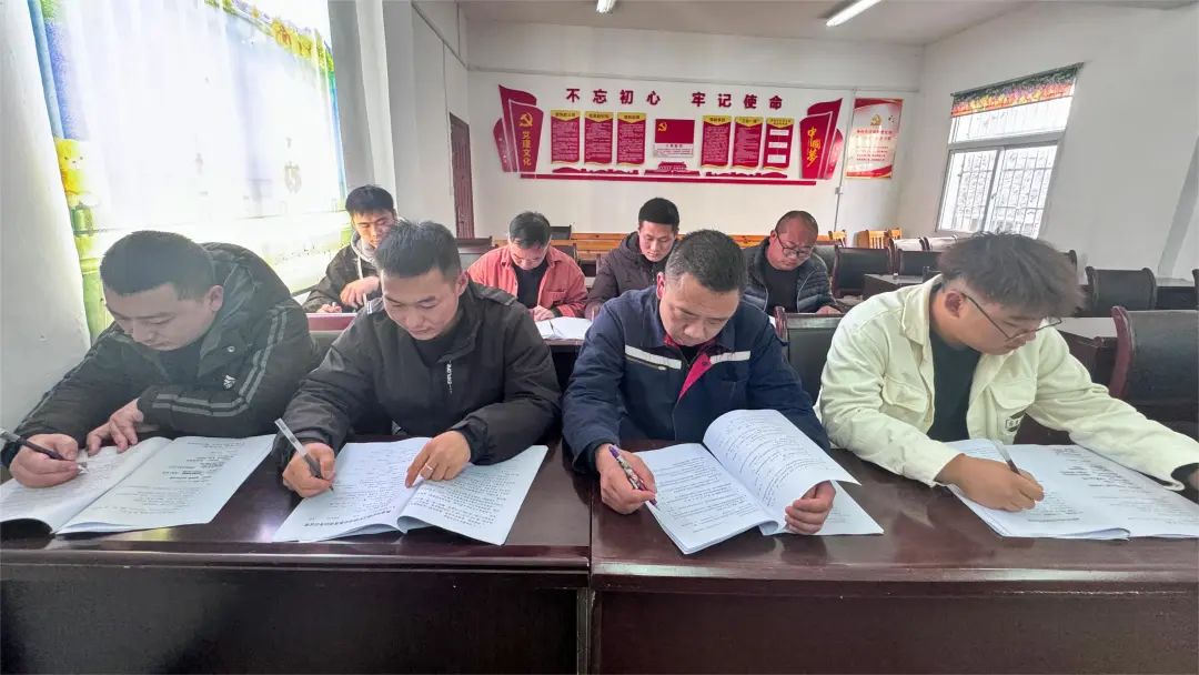 宜化礦業(yè)：強(qiáng)化教育培訓(xùn)提技能，新工分級(jí)管理見(jiàn)實(shí)效(圖2)