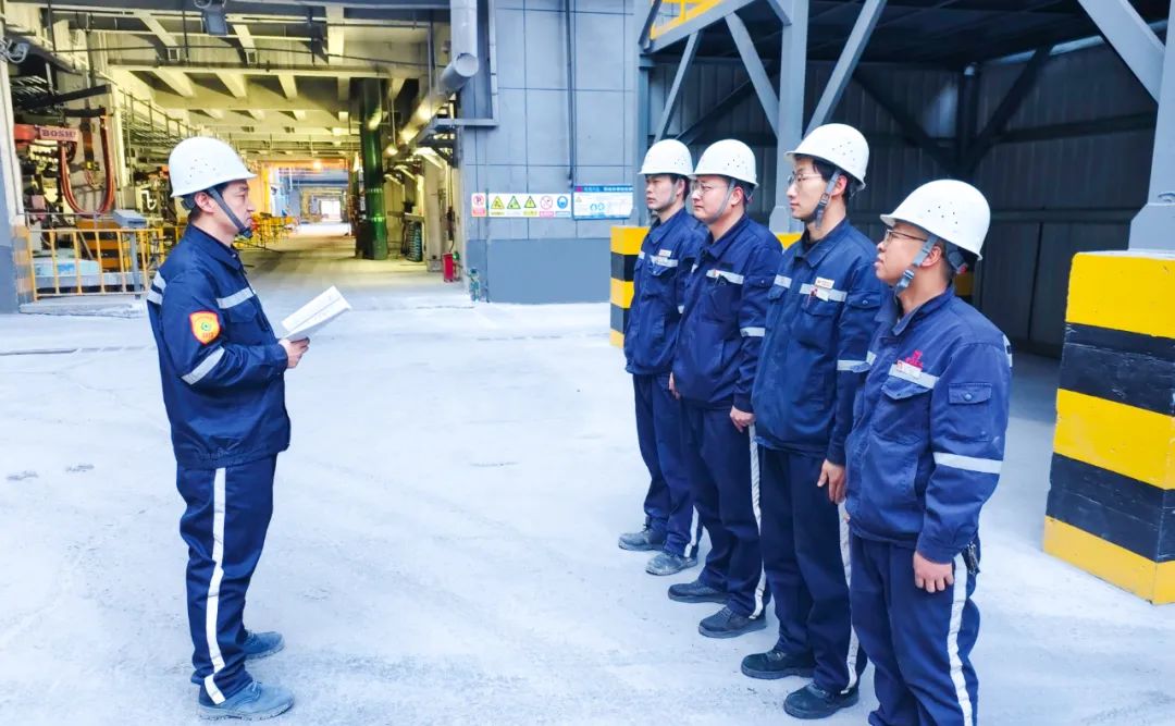 新疆宜化電石車(chē)間二一班：強(qiáng)化班組建設(shè)，筑牢基層基石(圖4)