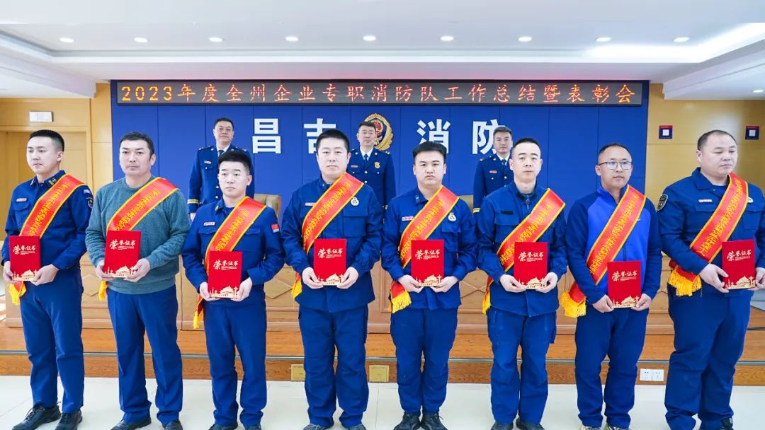 【宜化榜樣】新疆宜化崔發(fā)新:當好安全生產的守護者(圖4) 【宜化榜樣】新疆宜化崔發(fā)新:當好安全生產的守護者(圖4)