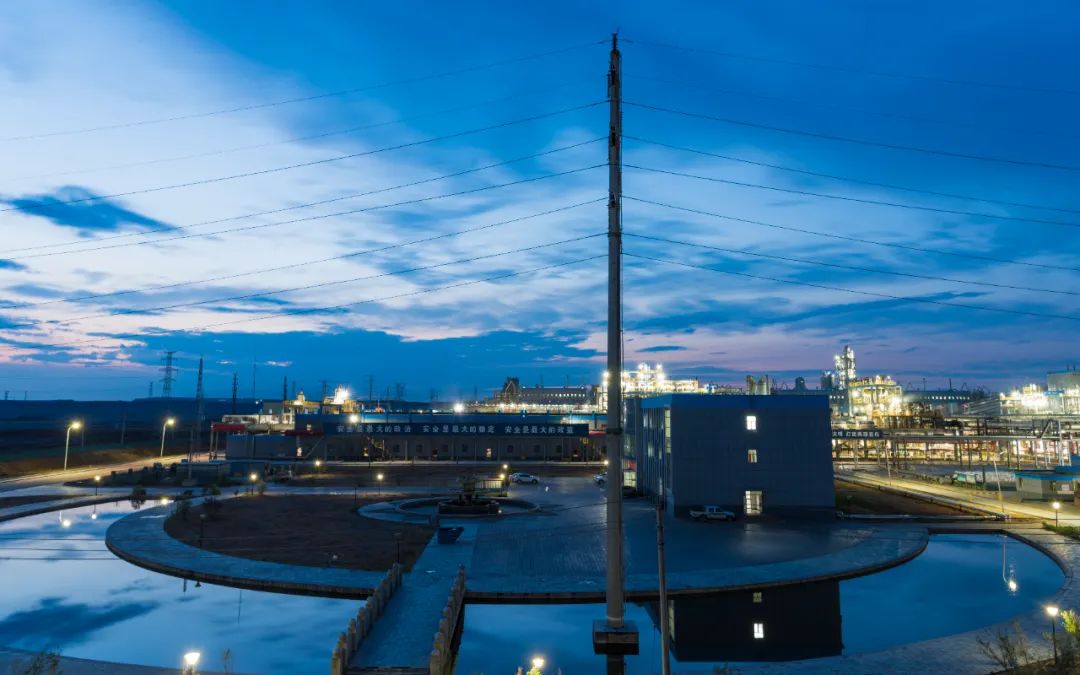 夜幕下的新疆宜化，有著別樣風(fēng)情(圖4)