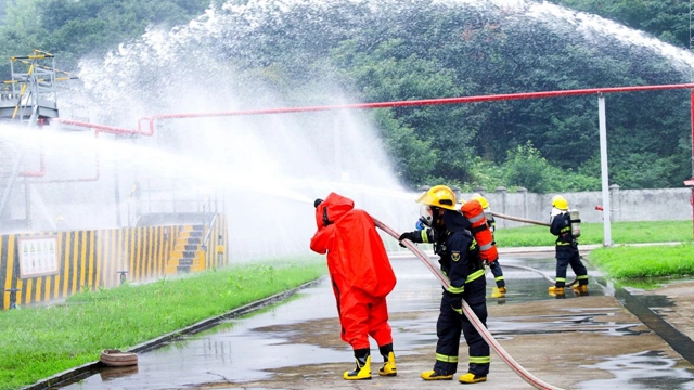 【安全生產(chǎn)月】應(yīng)急演練關(guān)鍵在練！楚星公司、松滋肥業(yè)分別開展應(yīng)急救援演練