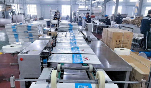 月產(chǎn)量突破100萬(wàn)條！新疆宜化塑業(yè)實(shí)現(xiàn)PP彩膜袋量產(chǎn)