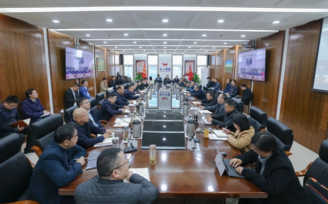 集團(tuán)召開全面預(yù)算工作調(diào)度會(huì)及11月份安全例會(huì)(圖1) 集團(tuán)召開全面預(yù)算工作調(diào)度會(huì)及11月份安全例會(huì)(圖1)