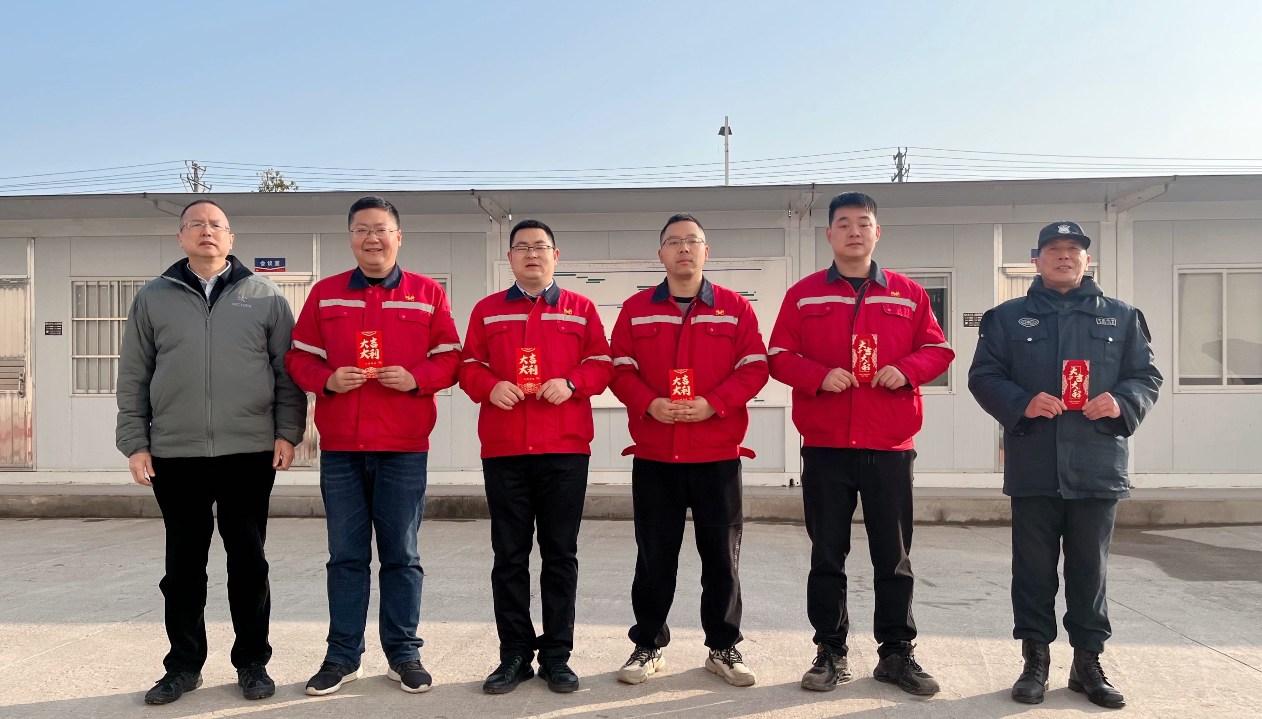 化機公司黨委書記、董事長、總經(jīng)理楊中澤到項目現(xiàn)場走訪慰問(圖2)