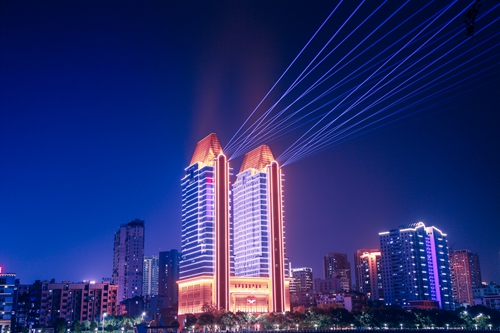 宜化大樓亮起來了！