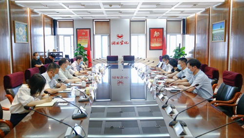 中國(guó)信保湖北分公司黨委書(shū)記、總經(jīng)理劉正茂一行到訪宜化集團(tuán)